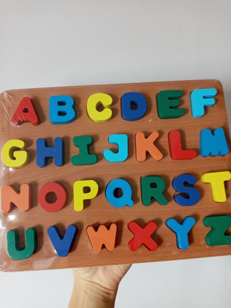 Puzzle incastru din lemn alfabetul – litere mari 3D [1]
