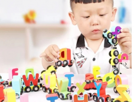 Tren magnetic din lemn cu litere [2]