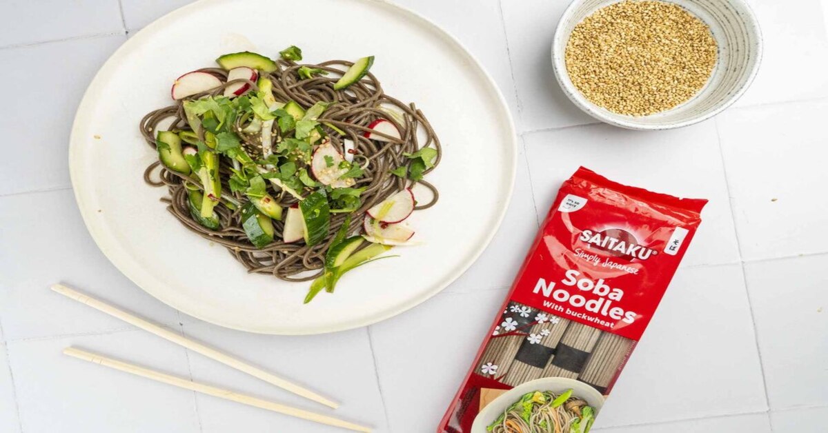 Salata rece cu Soba Noodles din hrisca