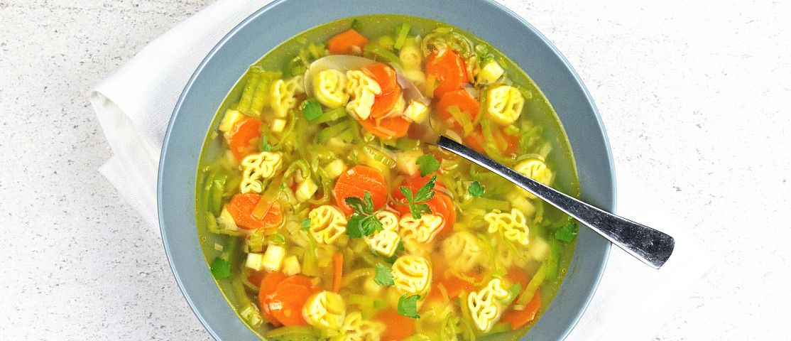 Supa de legume cu paste pentru copii