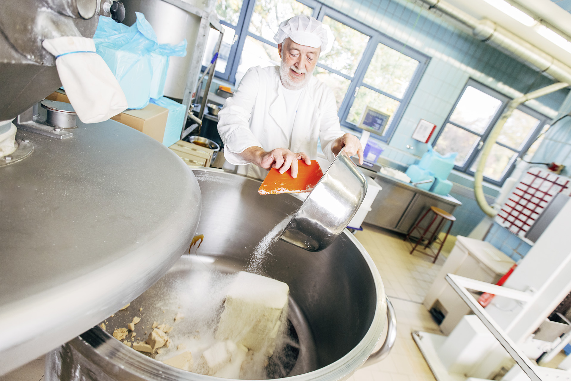 Traditie si inovatie in arta prepararii covrigilor HUOBER: De la aluat la produsul final