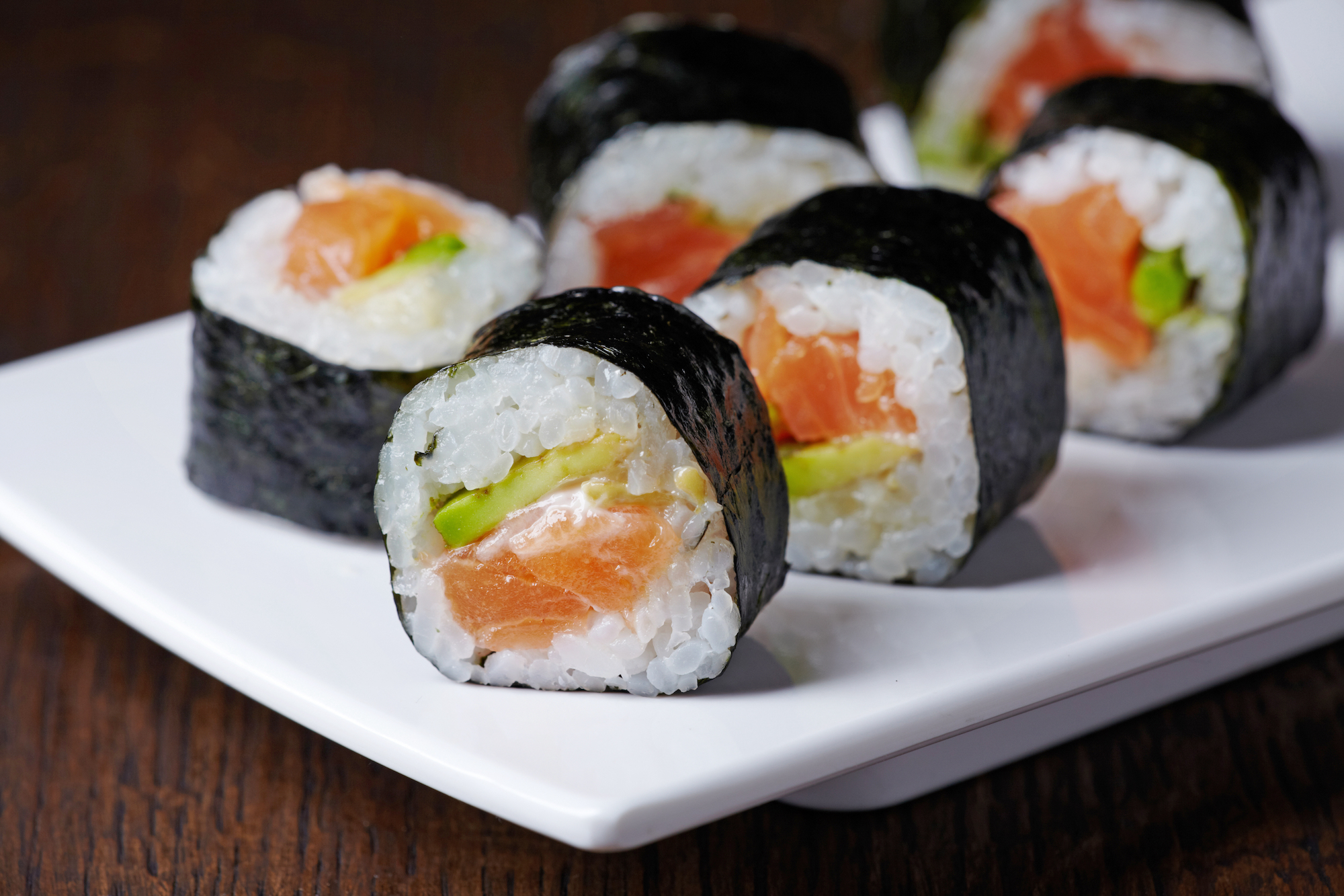 Sushi maki cu somon
