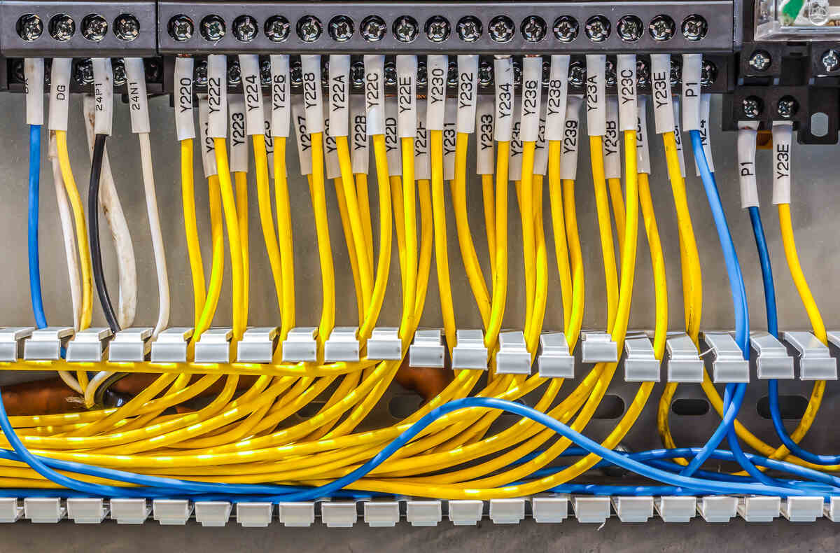 Tipuri de cabluri electrice: ghid complet pentru proiecte de instalații electrice sigure și eficiente