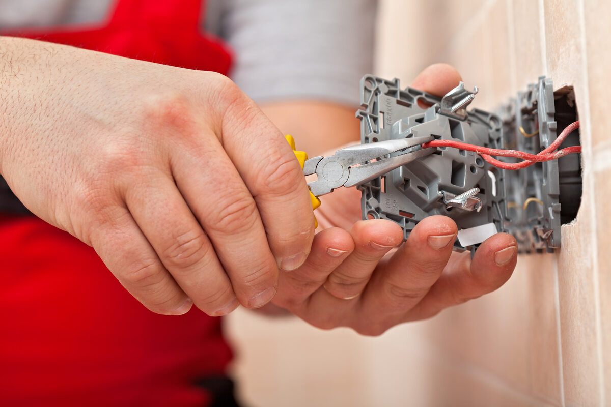 Instalația electrică - ghidul tău pentru un obiectiv alimentat în siguranță cu energie electrică