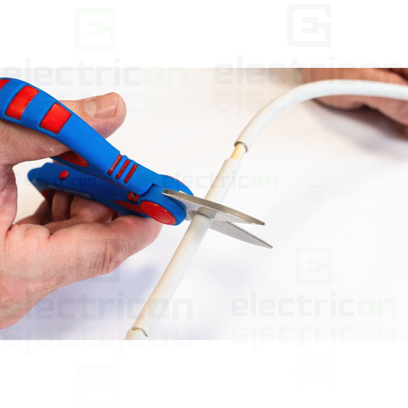 foarfeca-electric [7]