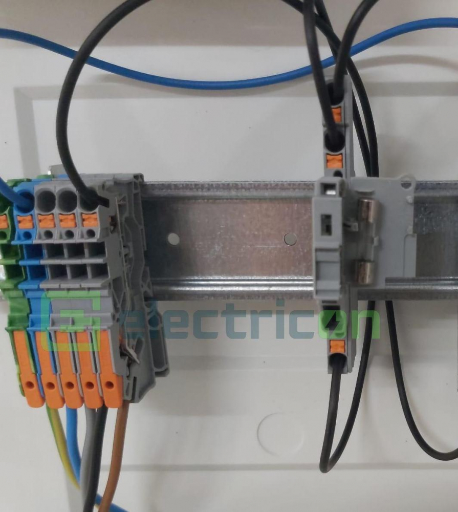 Clemă suport pentru siguranțe 5x20, 3 conexiuni gri, Wago, 2202-1711 [2]