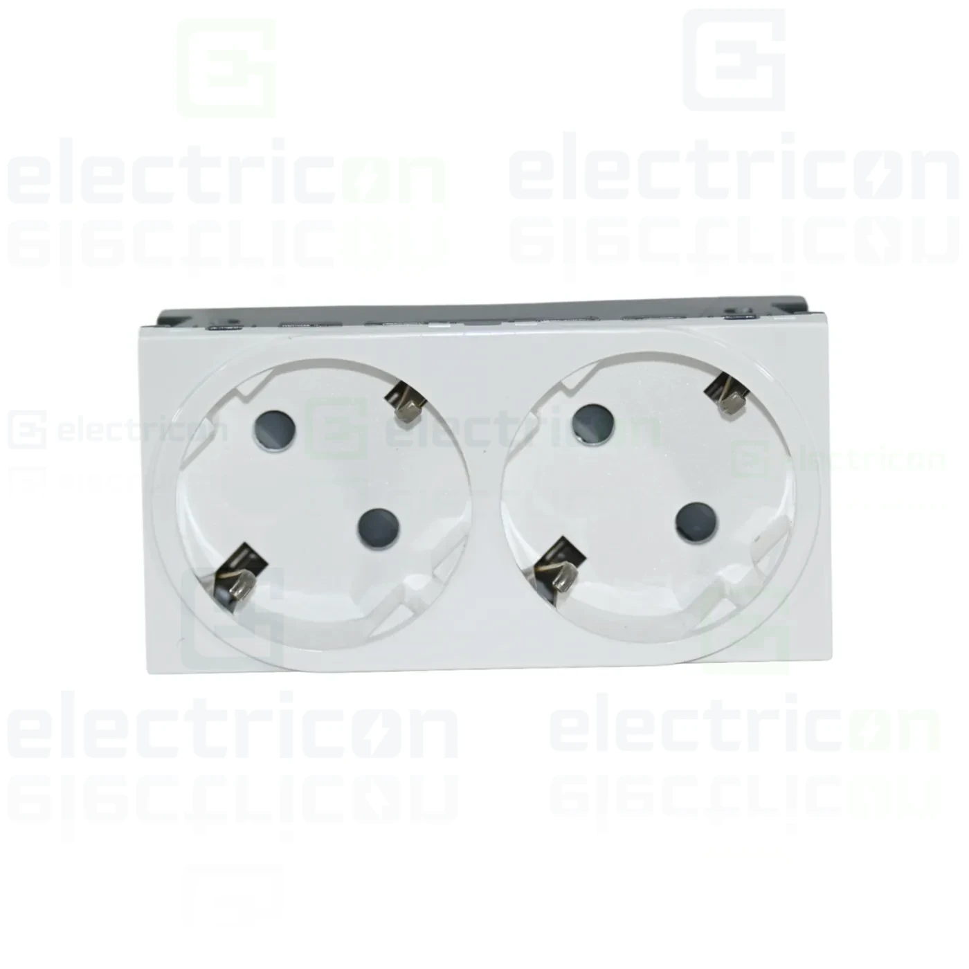 hager-priza-alb-45m [2]