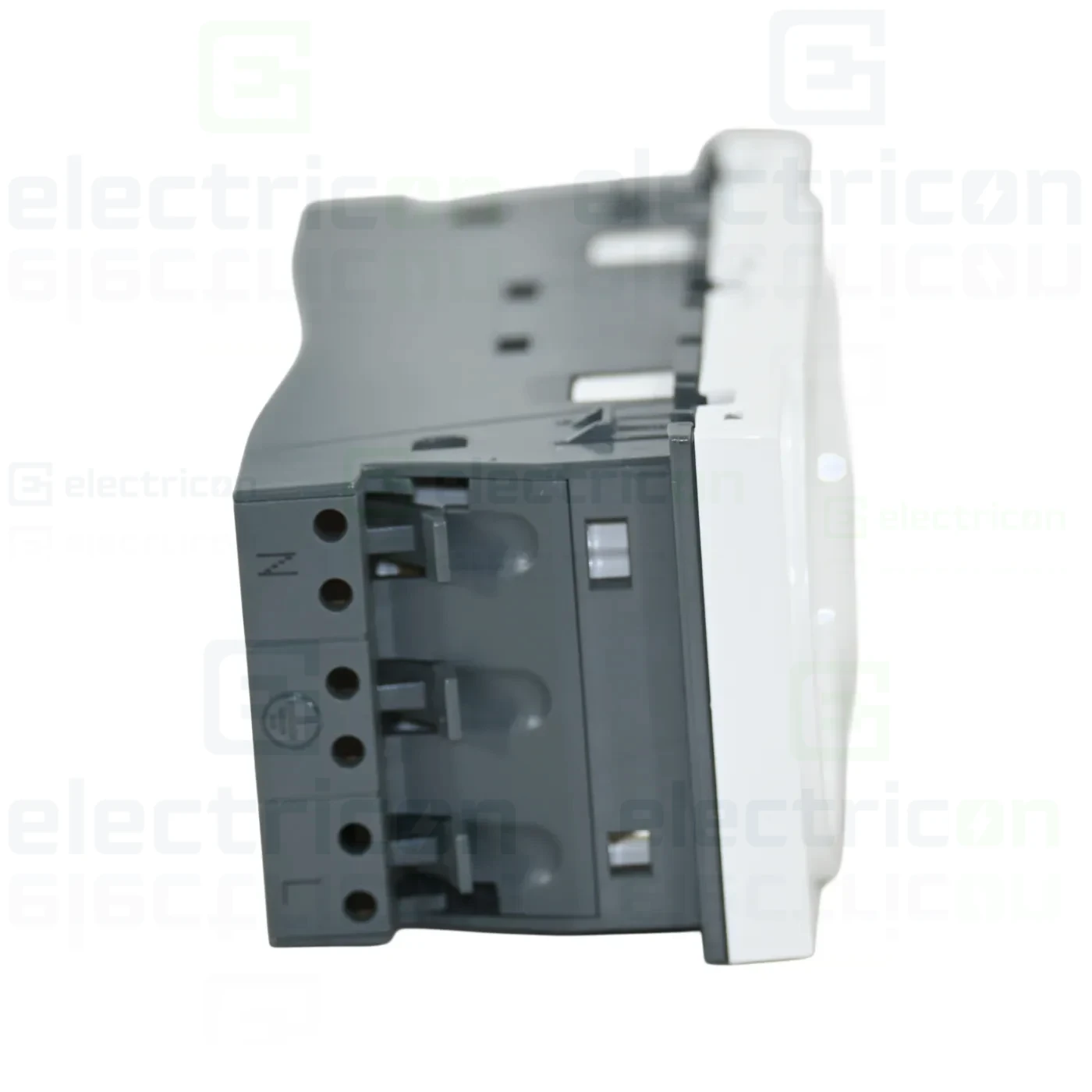 hager-priza-alb-45m [3]