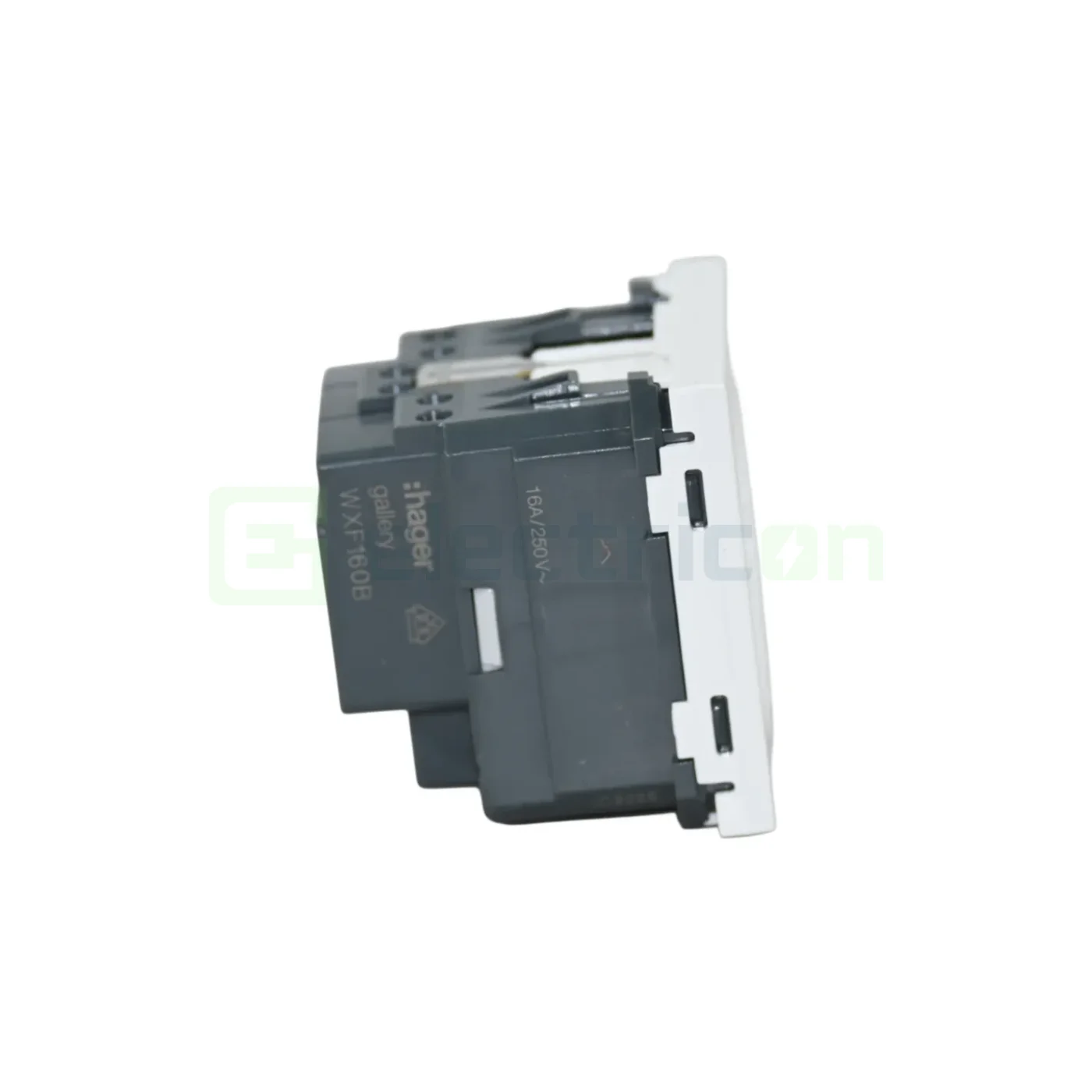 hager-priza-alb-45m [3]