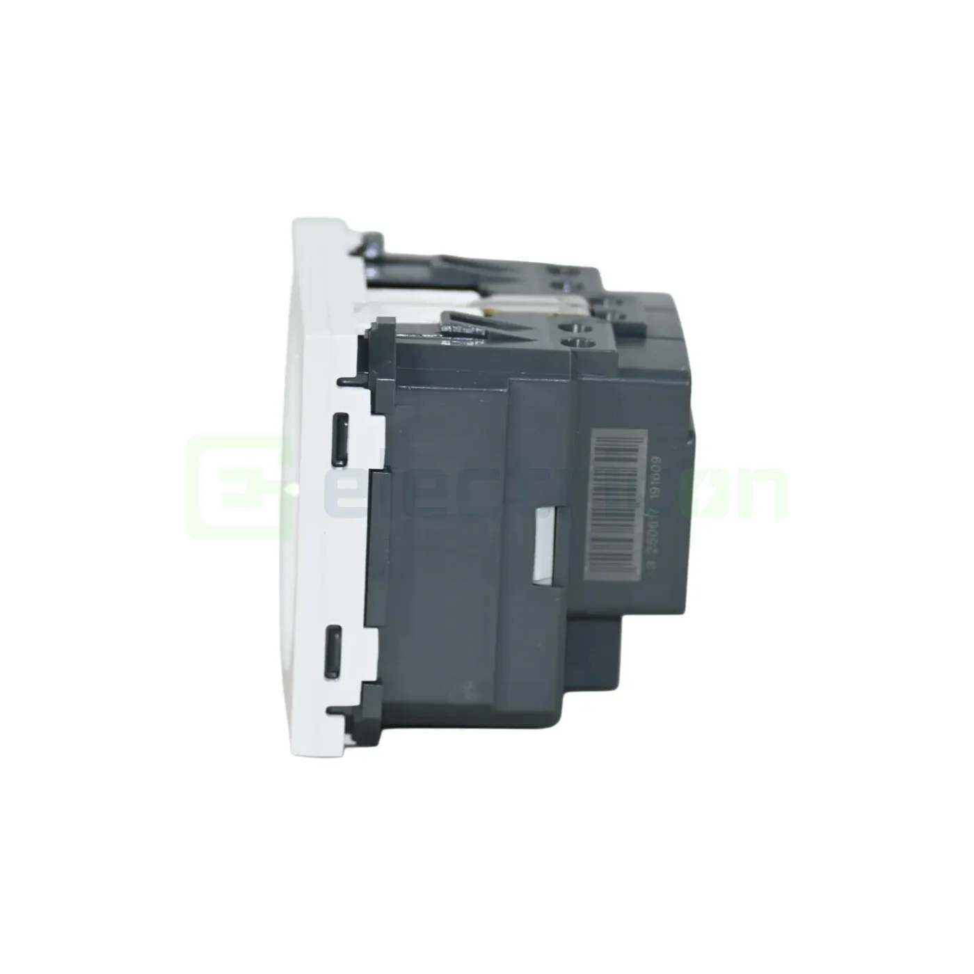 hager-priza-alb-45m [5]