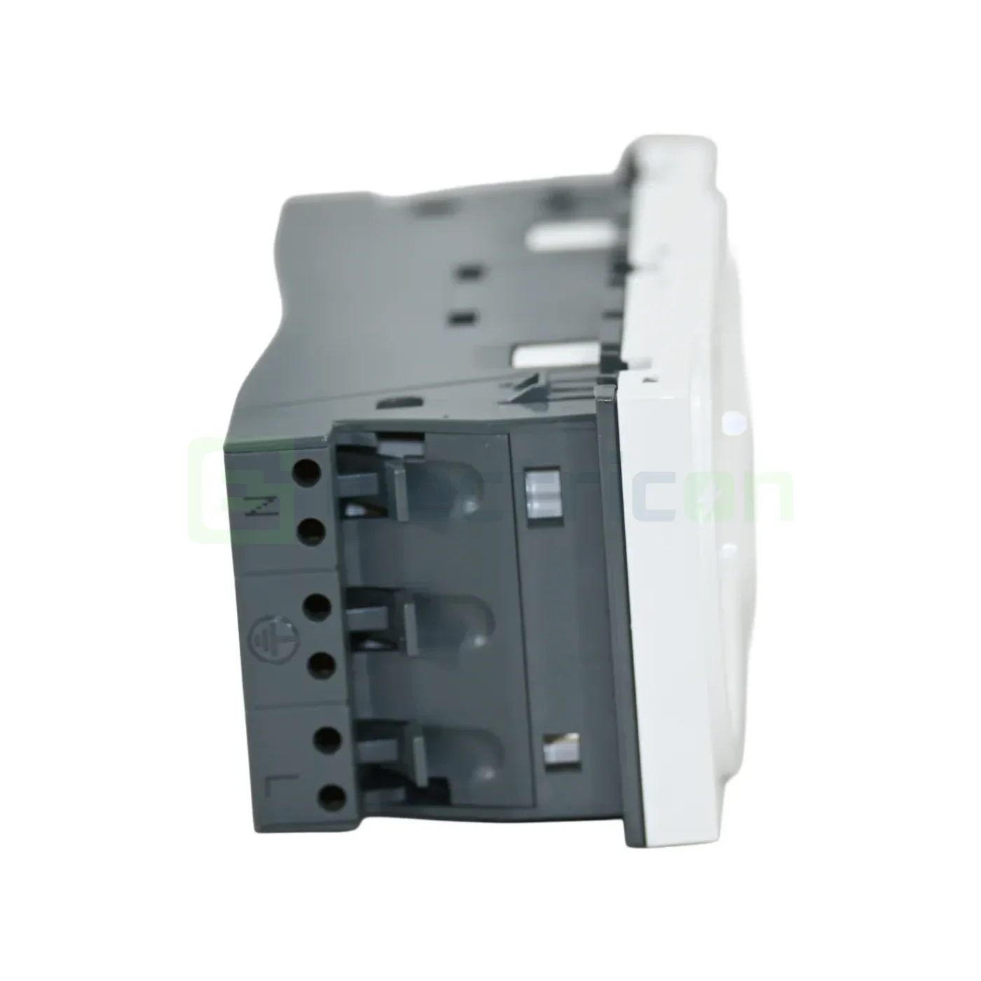 hager-priza-alb-45m [1]