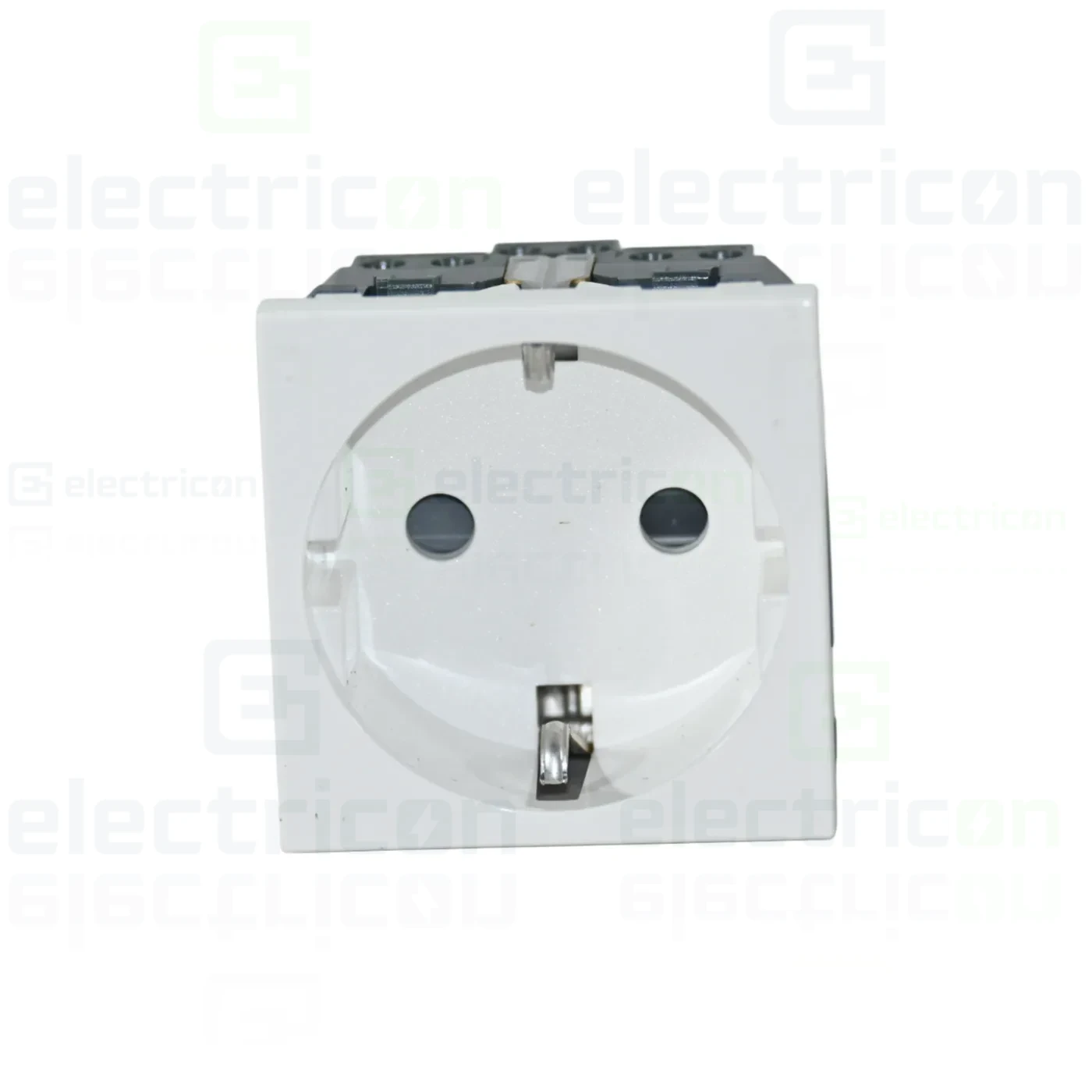 hager-priza-alb-45m [1]