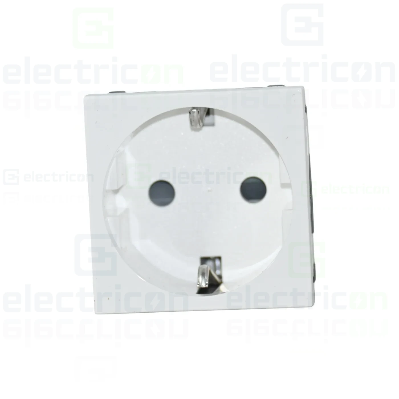 hager-priza-alb-45m [2]