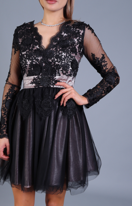 Rochie ENGROS Lora Neagra cu aplicatii din dantela 3D [4]
