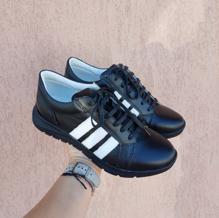Adidași din piele naturală cu bride [2]
