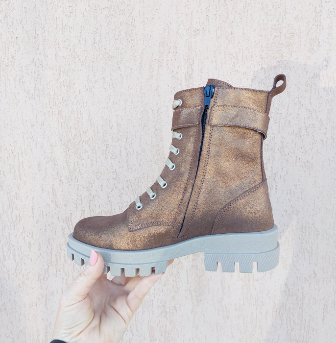 Ghete astra  baretă din piele întoarsă [2]