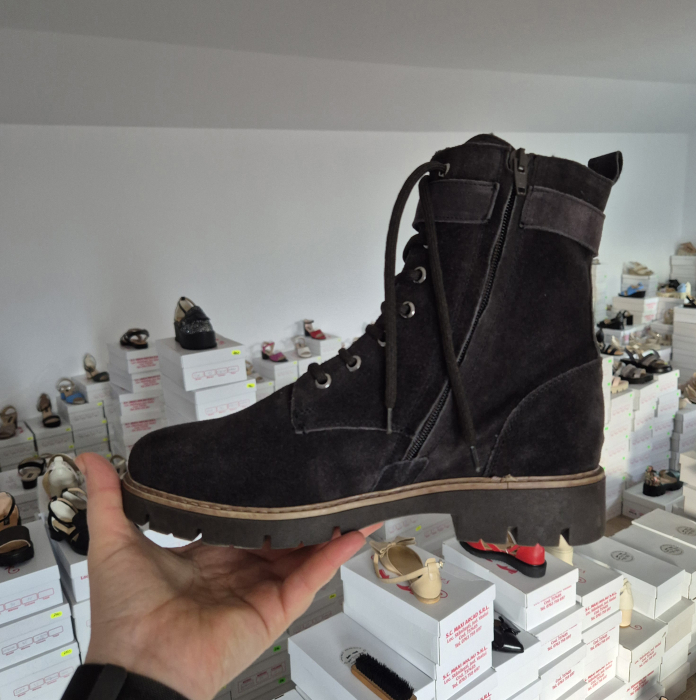 Ghete cu catarama din piele naturala velur [2]