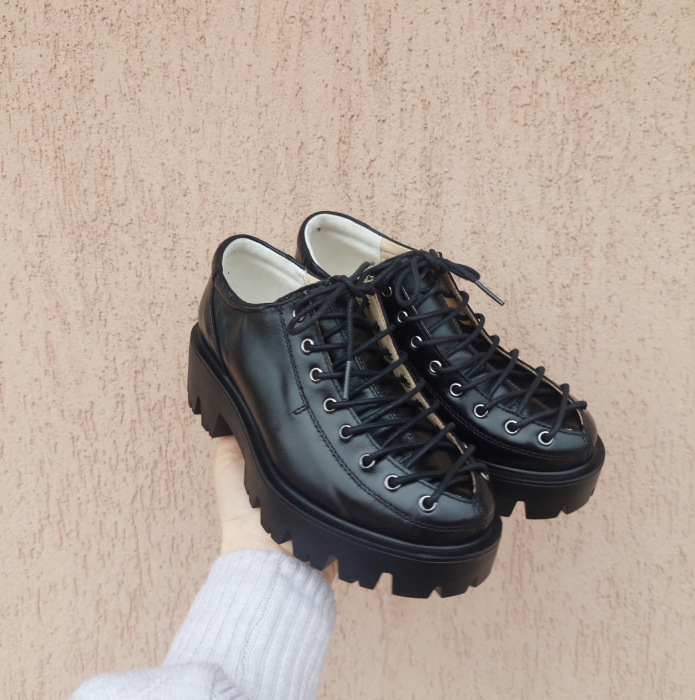 Pantofi piele naturala cu siret din varf [3]