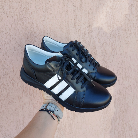 Adidași din piele naturală cu bride [1]