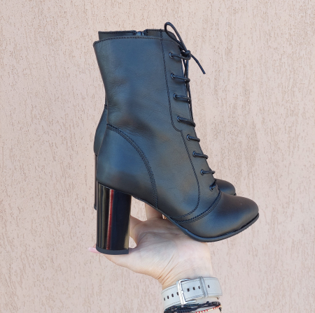 Botine și cizme scurte - Botine înalte toc 8 cm din piele naturala cu siret
