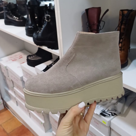 Botine și cizme scurte - Botine scurte piele întoarsă - platformă