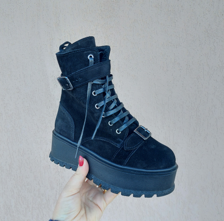 Ghete Amanda cu catarame din piele intoarsa [2]