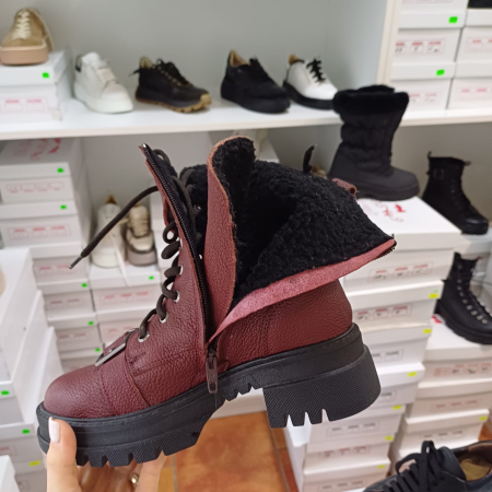 Ghete Astra cu 2 catarame din piele naturală [1]