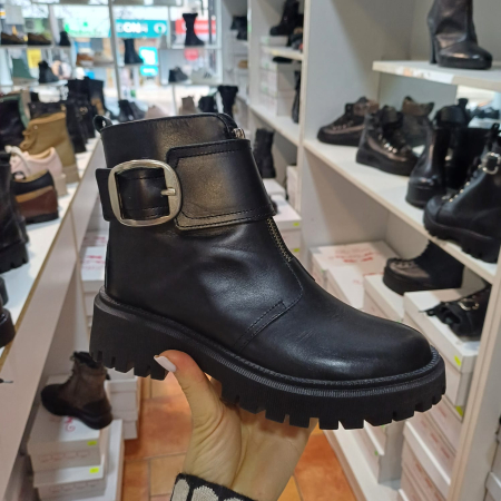 Ghete și bocanci - Ghete Ilona cu cataramă din piele naturală