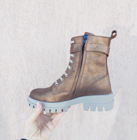 Ghete astra  baretă din piele întoarsă [1]