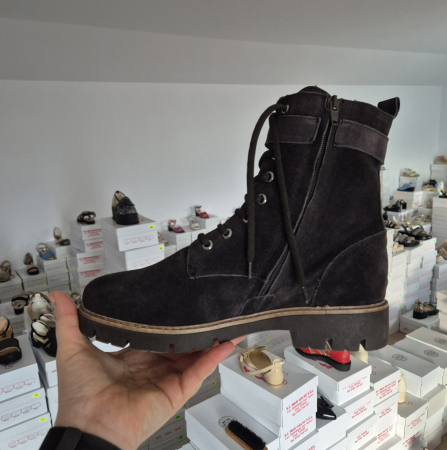 Ghete cu catarama din piele naturala velur [1]