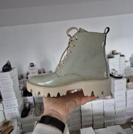 Ghete tip insuleta piele lacuită [1]