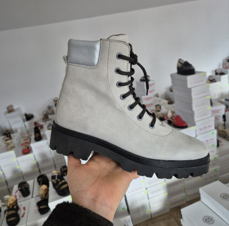 Ghete și bocanci - Ghete tip insuleta piele nabuc