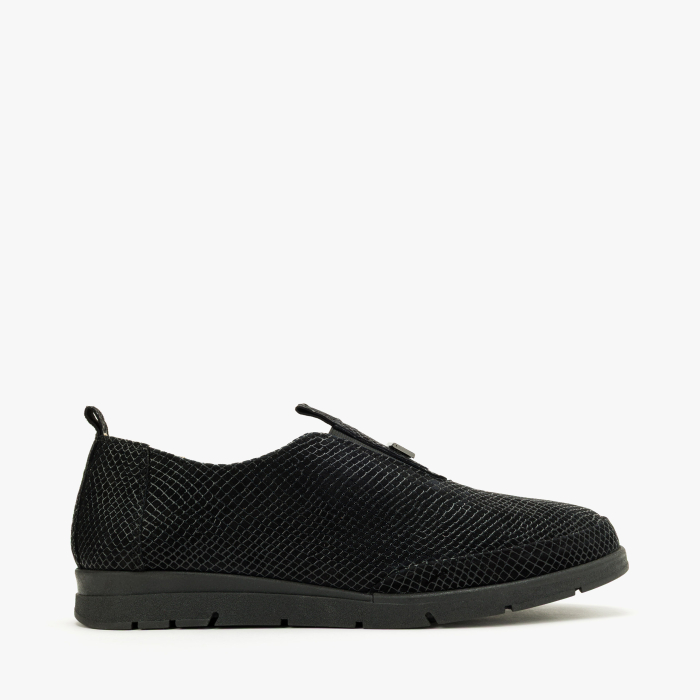 Pantofi Dama Casual, Piele Intoarsa Neagra, Finisaj Stantat, Textura Tip Sarpe, Insertii Elastice si Talpa Comoda de 2 cm, LAB Milano by Renzoni 0482660 [2]