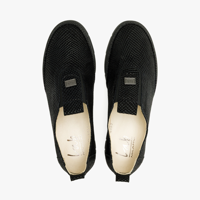 Pantofi Dama Casual, Piele Intoarsa Neagra, Finisaj Stantat, Textura Tip Sarpe, Insertii Elastice si Talpa Comoda de 2 cm, LAB Milano by Renzoni 0482660 [3]