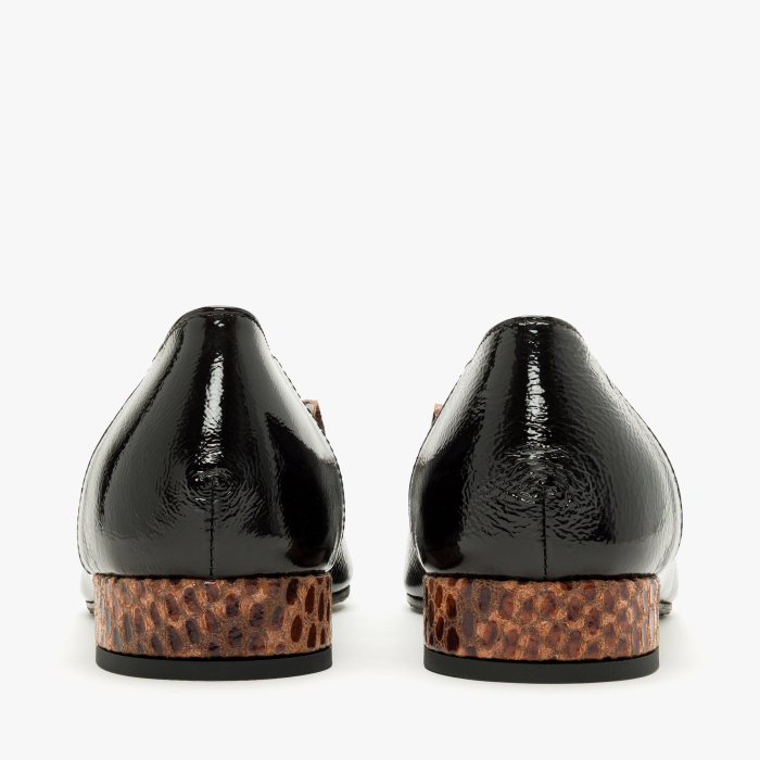 Pantofi Dama Eleganti din Piele Naturala Lacuita, Culoare Maro Inchis, Varf Ascutit, Accesorii Aurii, Toc Jos 2 cm, Renzoni 8685 [5]