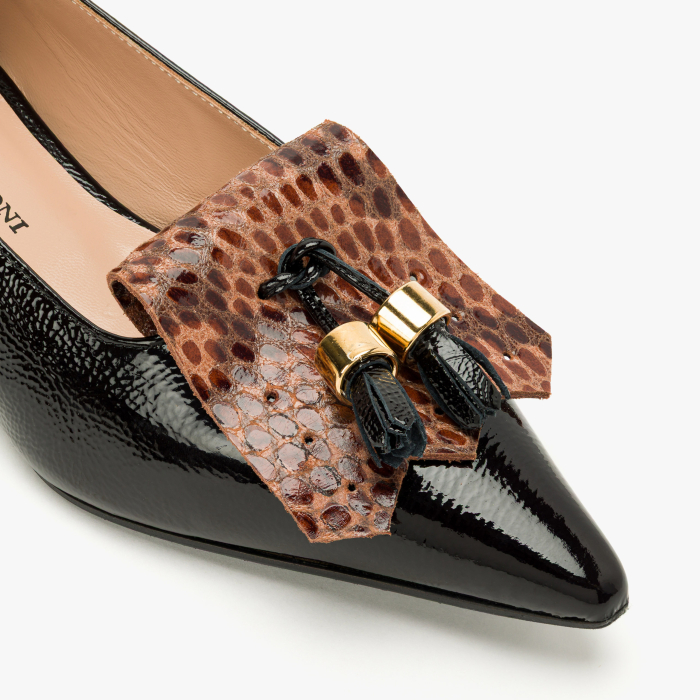 Pantofi Dama Eleganti din Piele Naturala Lacuita, Culoare Maro Inchis, Varf Ascutit, Accesorii Aurii, Toc Jos 2 cm, Renzoni 8685 [4]