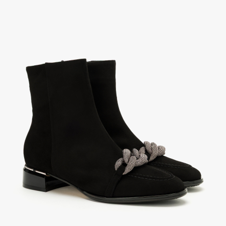 Incaltaminte Dama - Ghete Damă Elegante Negre din Piele Întoarsă, Accesoriu Tip Lanț Argintiu și Fermoar Lateral, Renzoni 4351