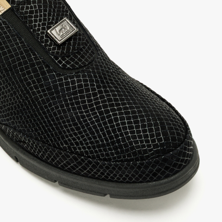 Pantofi Dama Casual, Piele Intoarsa Neagra, Finisaj Stantat, Textura Tip Sarpe, Insertii Elastice si Talpa Comoda de 2 cm, LAB Milano by Renzoni 0482660 [3]