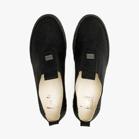Pantofi Dama Casual, Piele Intoarsa Neagra, Finisaj Stantat, Textura Tip Sarpe, Insertii Elastice si Talpa Comoda de 2 cm, LAB Milano by Renzoni 0482660 [2]
