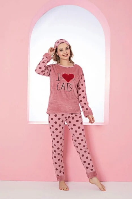 3. Tipuri de textile - ce elemente vestimentare se pot obtine in functie de tipurile de materiale textile - pijama roz cocolino