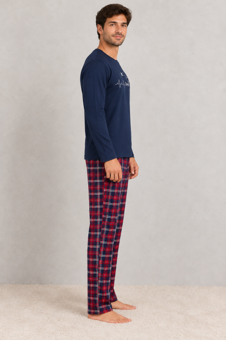 Pijama barbati bleumarin cu pantaloni in carouri rosii, bluza cu maneca lunga si imprimeu Travel [3]