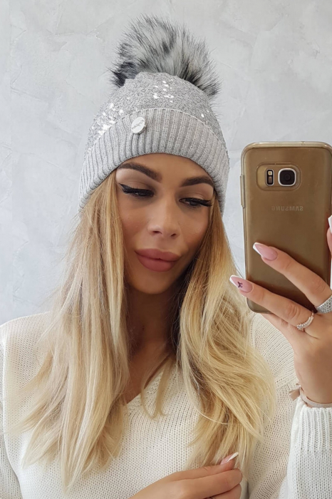 Caciula dama pentru iarna cu paiete apilcate si puf, gri, marime Universala [2]