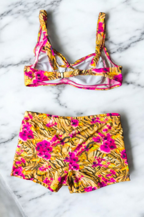 Costum baie dama 2 piese, marime mare, slipi tip pantaloni scurti, pink roses 22092 [3]