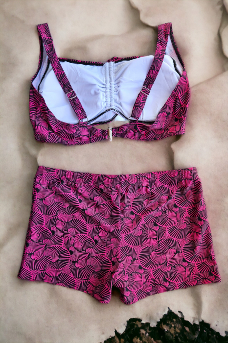 Costum de baie 2 piese, marime mare, cu slipi tip pantaloni scurti, sutien bustiera, multicolor, Atlantiss embody.ro [3]