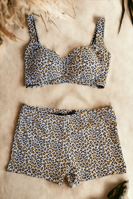 Costum de baie 2 piese, marime mare, cu slipi tip pantaloni scurti, sutien bustiera, maro, animal print embody.ro [2]