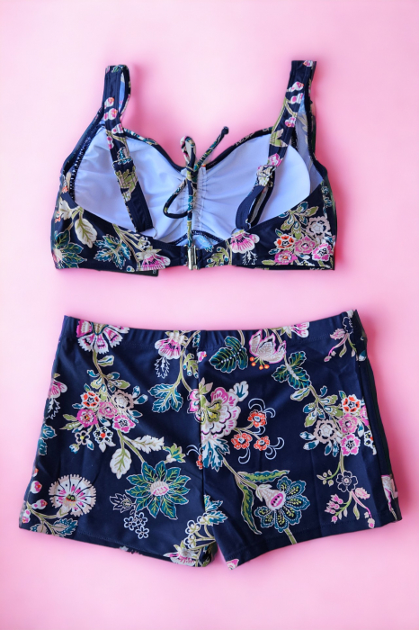 Costum de baie 2 piese, marime mare, cu slipi tip pantaloni scurti, sutien bustiera, negru, Cara embody.ro [3]