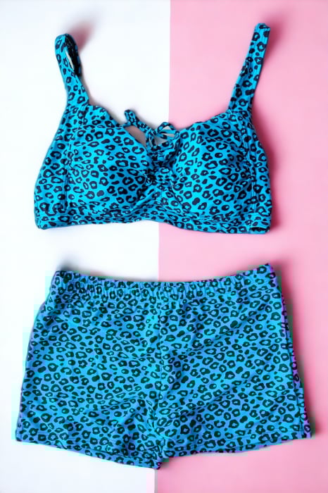 Costum de baie 2 piese, marime mare, slip pantaloni scurti, sutien bustiera, albastru, Lora embody.ro [2]