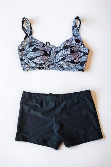 Costum de baie 2 piese, marime mare, slip tip pantaloni scurti, sutien bustiera, alb/negruembody.ro [2]