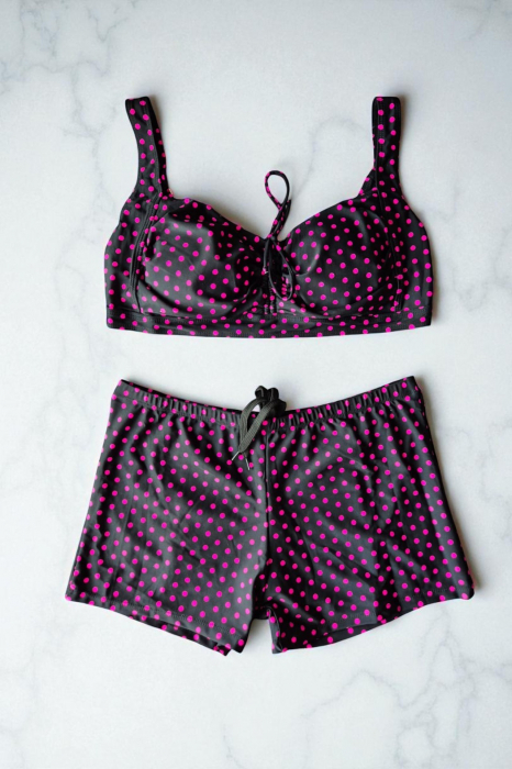 Costum de baie 2 piese, marime mare, slipi tip pantaloni scurti, sutien bustiera, pink dots 7128 - [3]