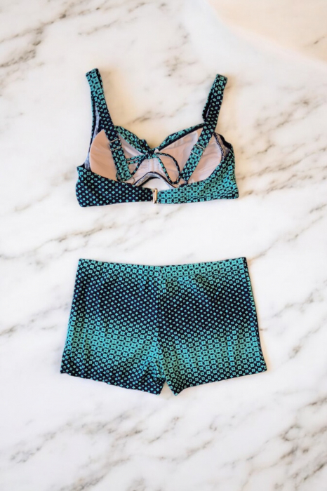 Costum de baie 2 piese, marime mare, cu slipi tip pantaloni scurti, sutien bustiera, embody.ro [3]